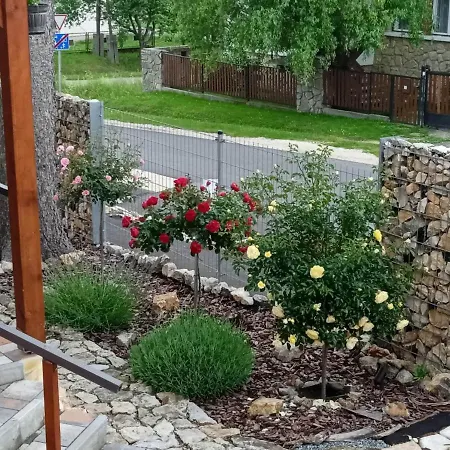 Rozsa Vendeghaz Lägenhet Zirc