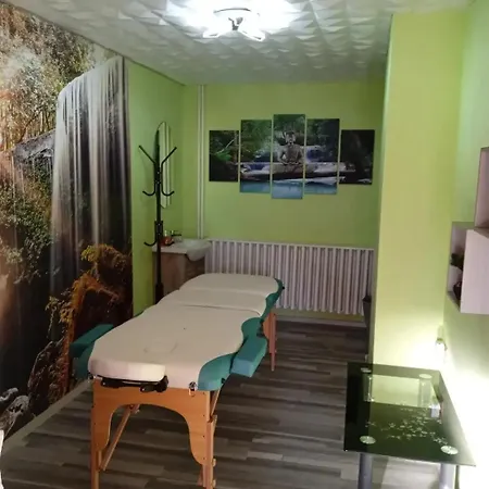 Rozsa Vendeghaz Apartment