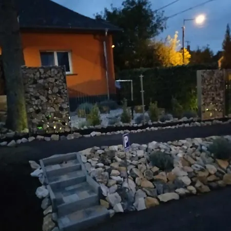 Rozsa Vendeghaz *