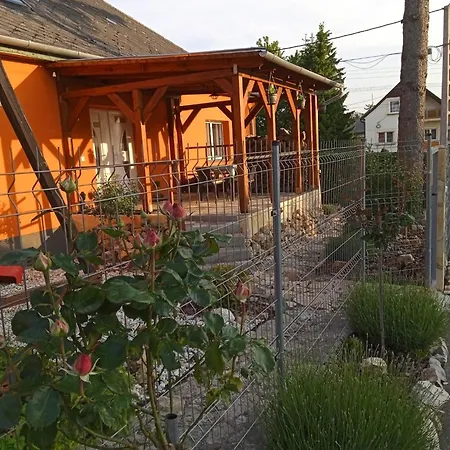 Apartment Rozsa Vendeghaz Zirc
