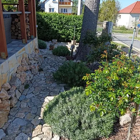 Rozsa Vendeghaz Lägenhet *