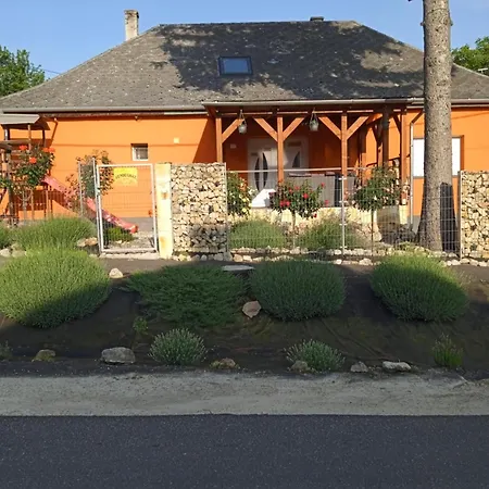 Rozsa Vendeghaz * Zirc