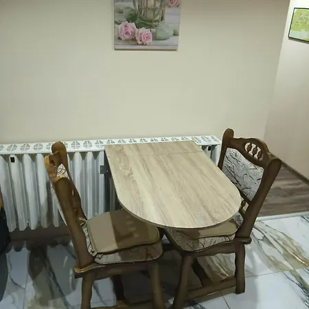 Rozsa Vendeghaz * Zirc