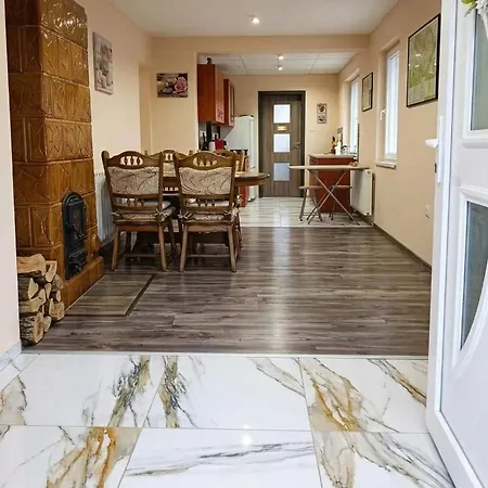 Rozsa Vendeghaz Apartment *